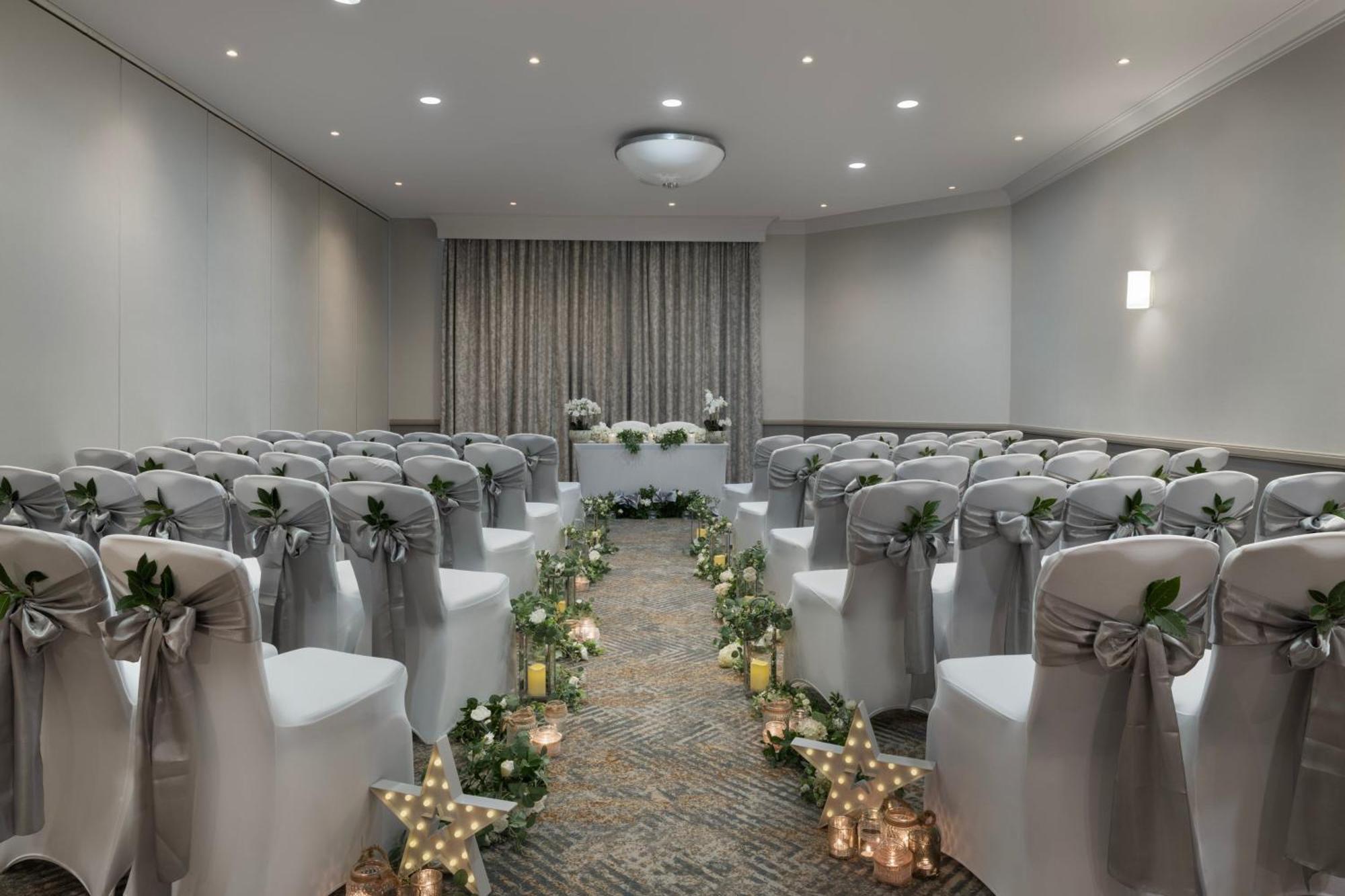 Delta Hotels By Marriott Waltham Abbey Extérieur photo