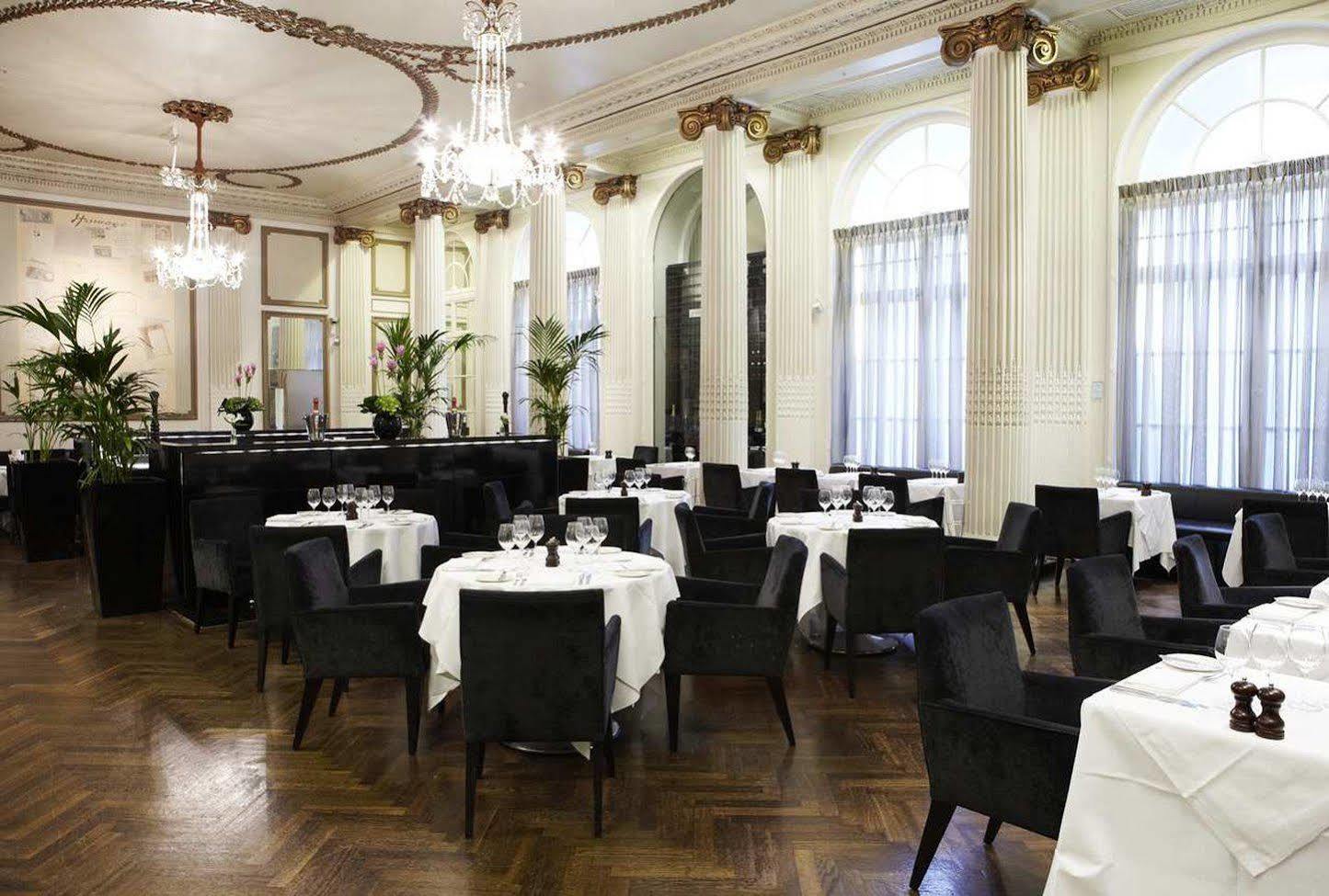 Delta Hotels By Marriott Waltham Abbey Extérieur photo
